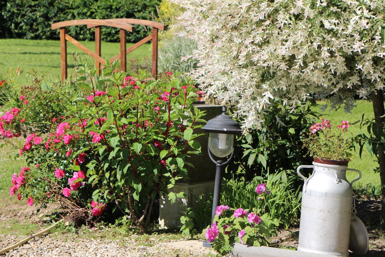 Gite D'Anne Et Ulysse Sept-Freres ภายนอก รูปภาพ